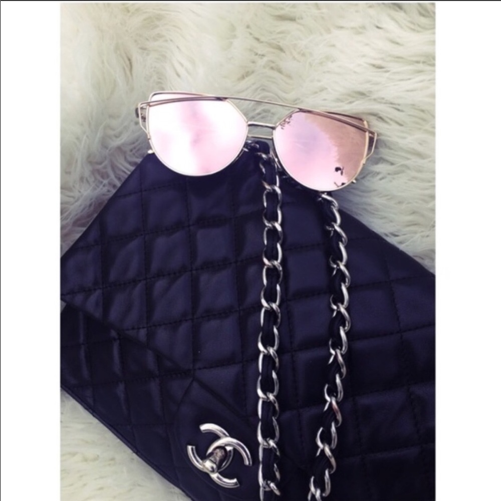 Rose Gold Mirrored Sunglasses - Picture 4 of 5